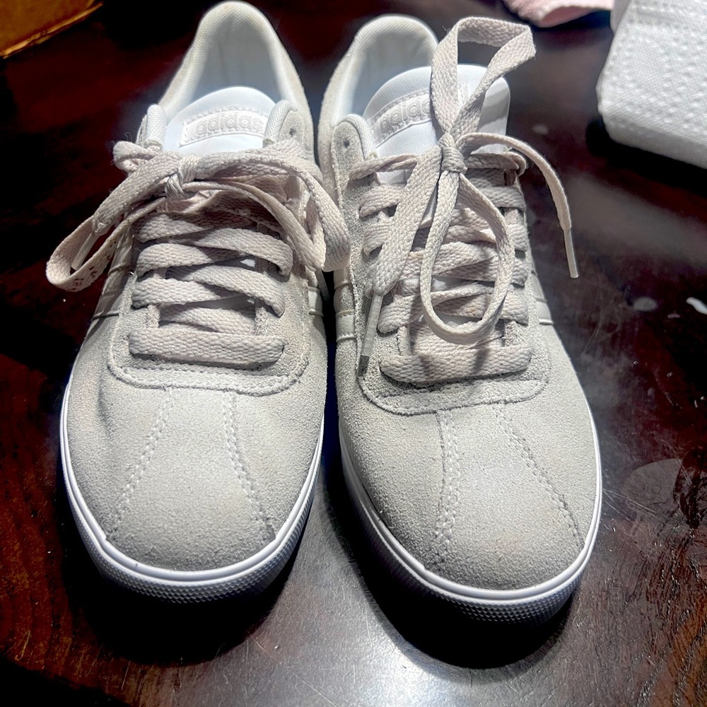 Tan adidas